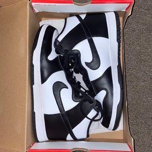 Unworn Nike dunks